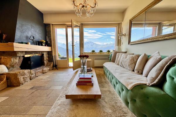 Stylish two bedroom Verbier apartment with stunning views