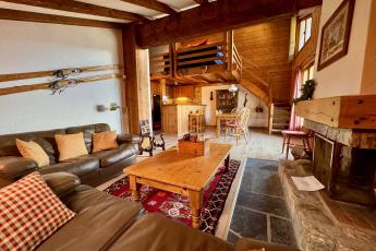 Verbier central Ski apartment for winter sleeps 6 